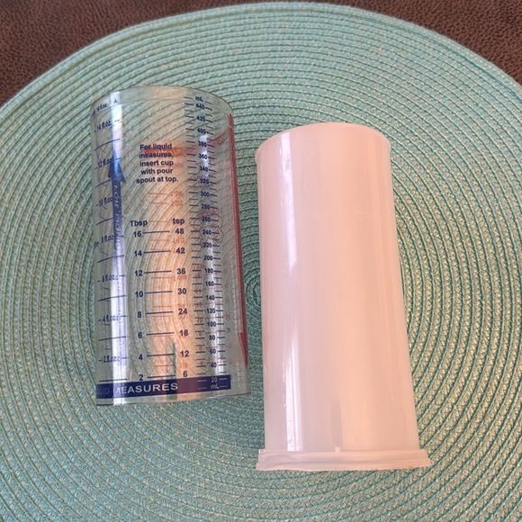 Vintage The Pampered Chef Measure-All Cup 2 Cup Liquid and Solid Measuring Cup - Picture 6 of 6